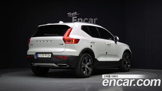 Volvo XC40 T4 Inscription — пробег 56 631 км — фото 2 из 5