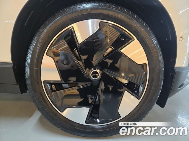 Volvo EX30 из Кореи Encar