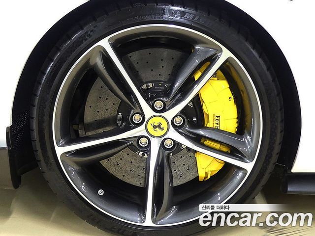 Ferrari 296 из Кореи Encar