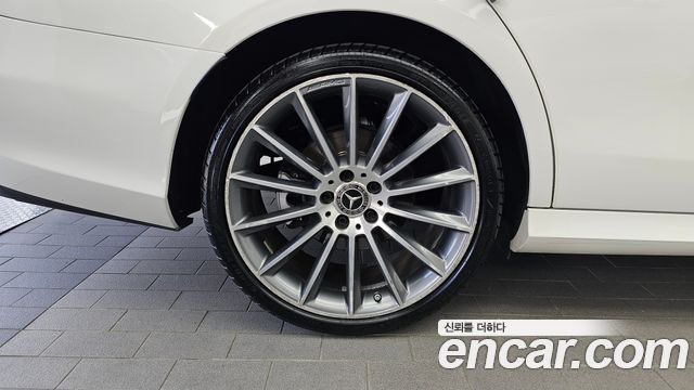 Mercedes-Benz E-Class E300 4MATIC AMG Line — пробег 49 415 км — фото 5 из 5