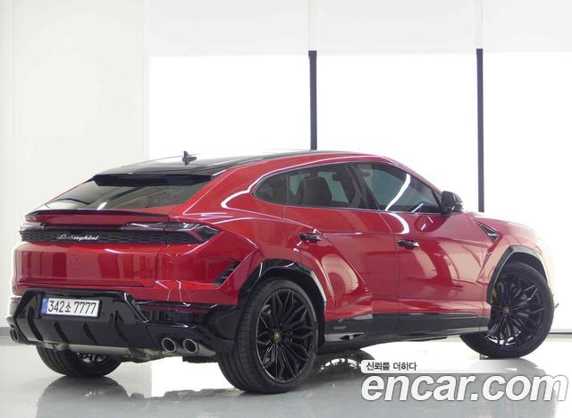 Lamborghini Urus из Кореи Encar