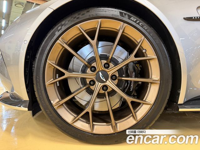 Astonmartin Vantage из Кореи Encar