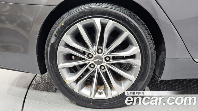 Hyundai Genesis из Кореи Encar