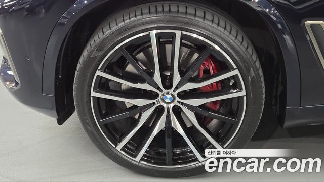 BMW X5 M50i — пробег 72 220 км — фото 5 из 5