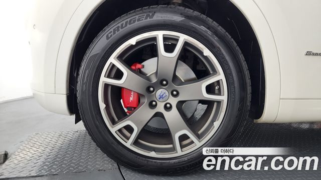 Maserati Levante 3.0 AWD GranSport — пробег 96 039 км — фото 5 из 5