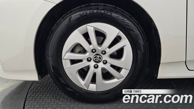 Toyota Prius из Кореи Encar