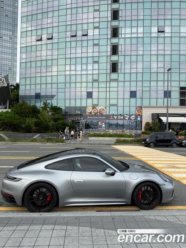 Porsche 911 Carrera GTS — пробег 13 000 км — фото 5 из 5