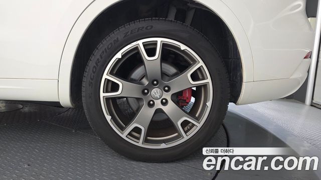 Maserati Levante из Кореи Encar