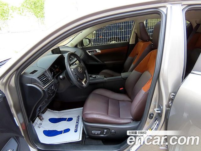 Lexus CT200h из Кореи Encar