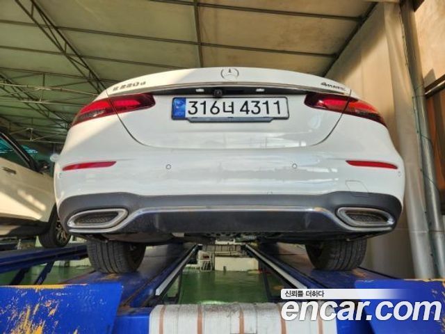 Mercedes-Benz E-Class из Кореи Encar