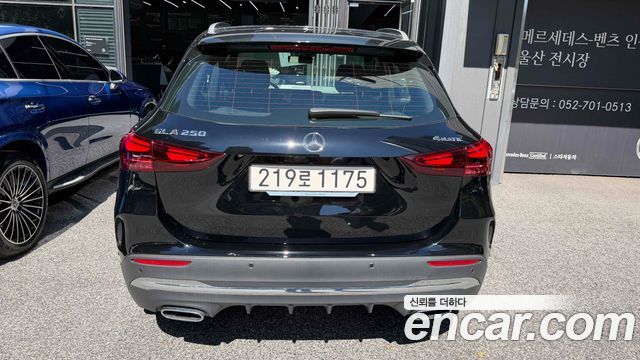Mercedes-Benz GLA-Class GLA250 4MATIC — пробег 200 км — фото 4 из 5